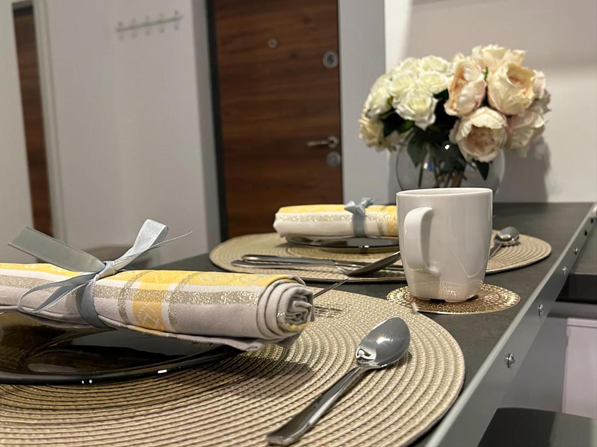 Luxury Mansion Apartment Bucureşti Ngoại thất bức ảnh
