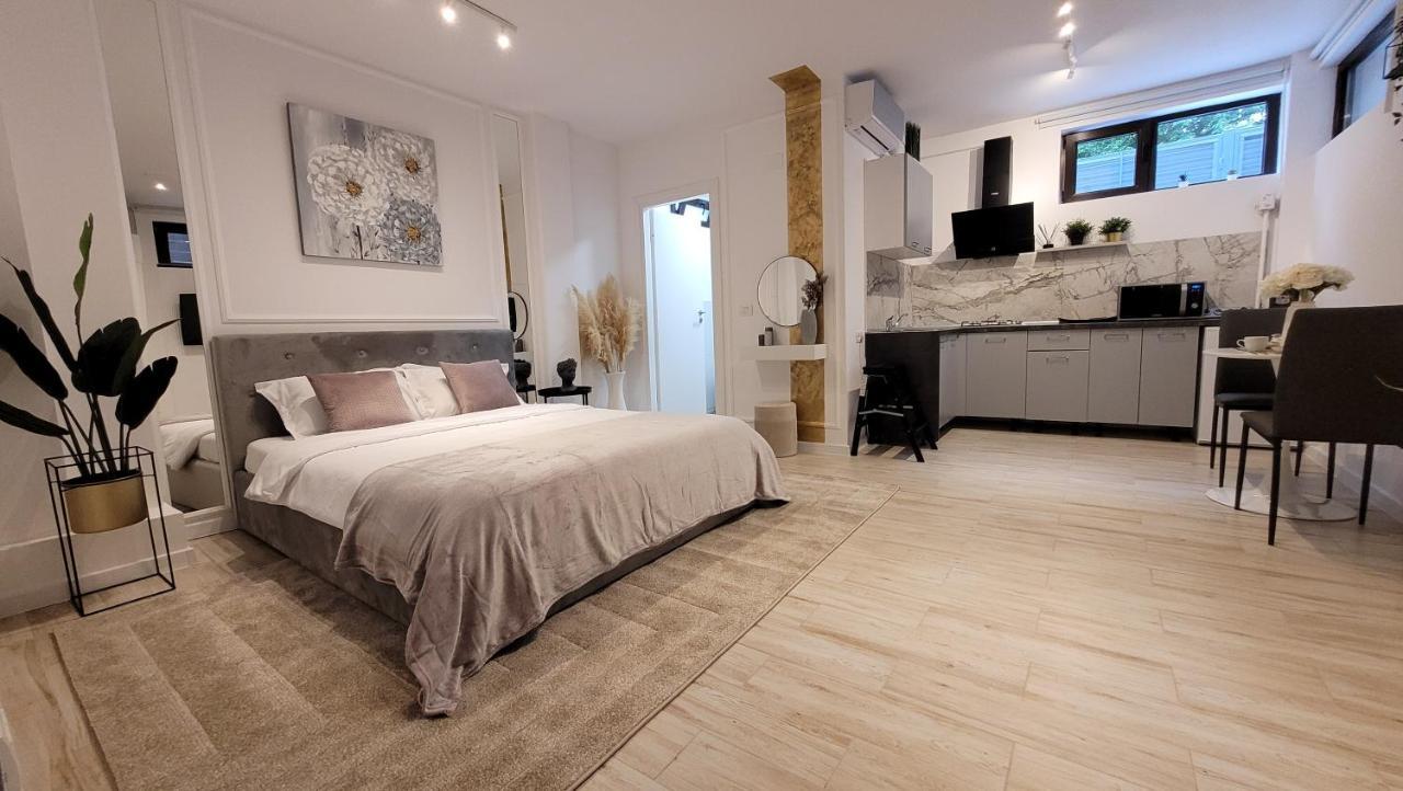 Luxury Mansion Apartment Bucureşti Ngoại thất bức ảnh