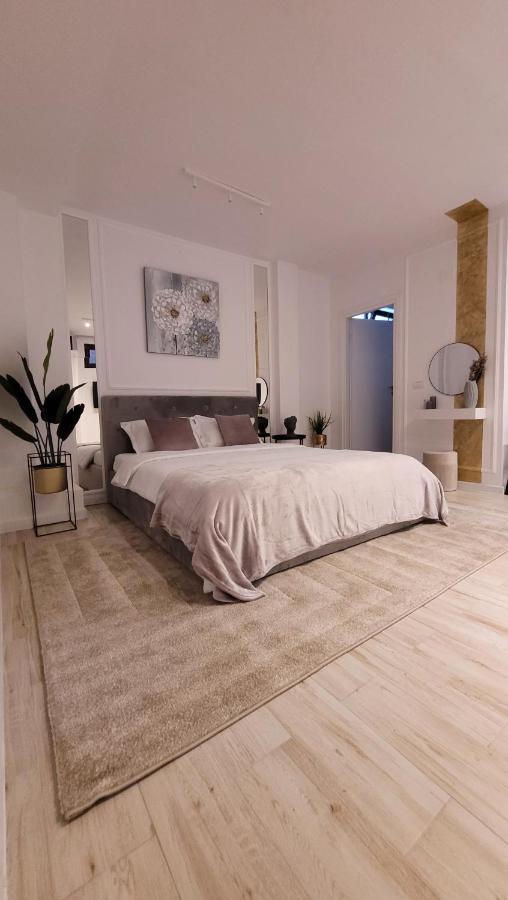Luxury Mansion Apartment Bucureşti Ngoại thất bức ảnh