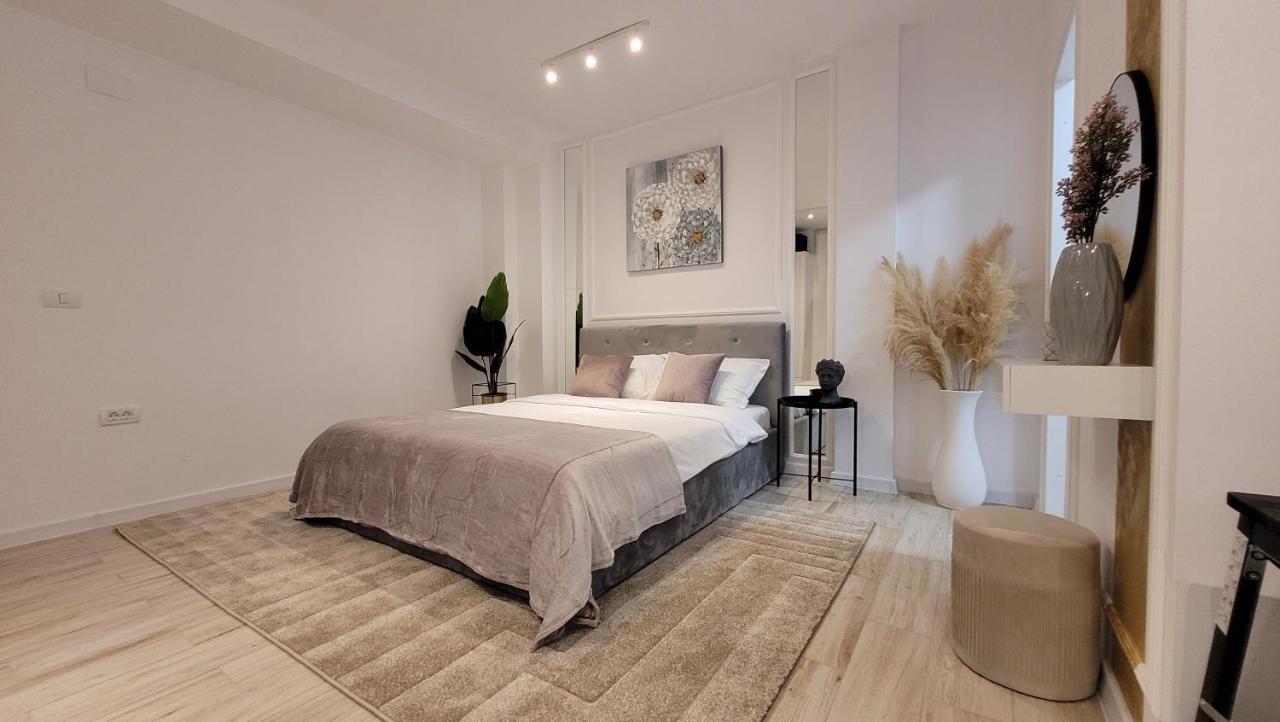 Luxury Mansion Apartment Bucureşti Ngoại thất bức ảnh