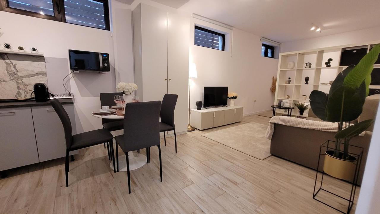 Luxury Mansion Apartment Bucureşti Ngoại thất bức ảnh