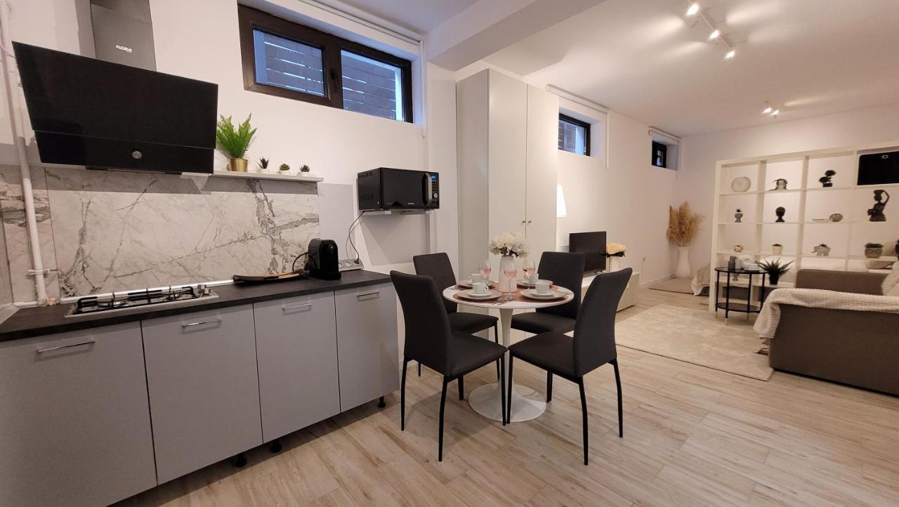 Luxury Mansion Apartment Bucureşti Ngoại thất bức ảnh