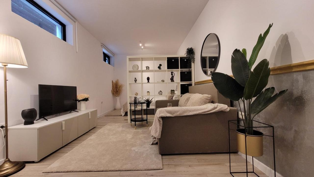 Luxury Mansion Apartment Bucureşti Ngoại thất bức ảnh