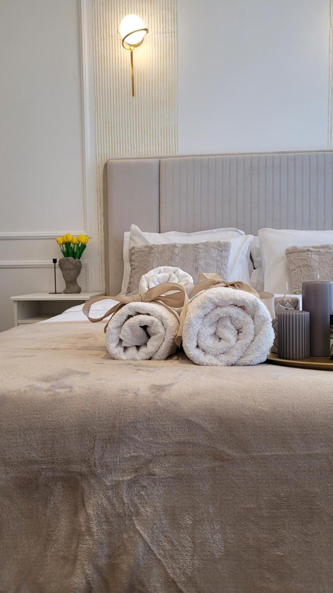 Luxury Mansion Apartment Bucureşti Ngoại thất bức ảnh